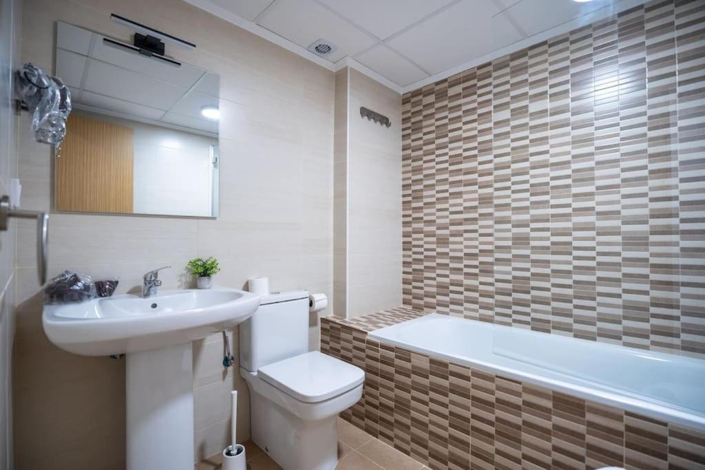 Amplio Apartamento 2 Dormitorios Cerca De La Playa Alicante Bagian luar foto